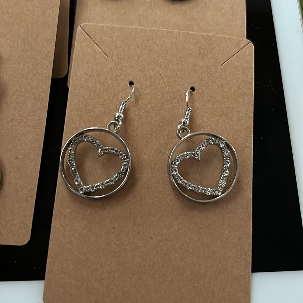 Earring bundle - Picture 2 of 11